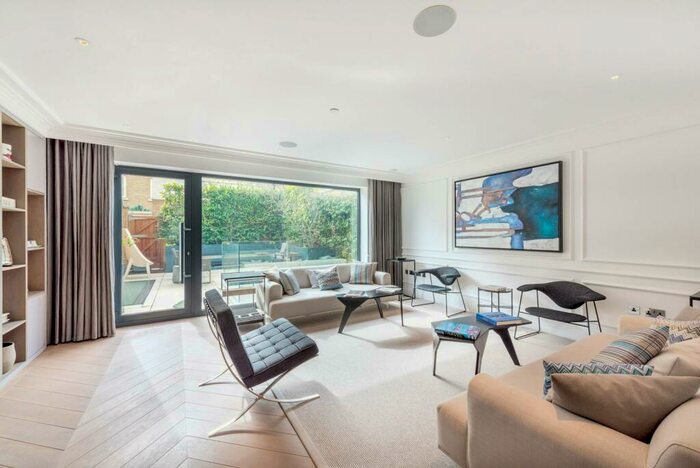 6 Bedroom Terraced House To Rent In Warriner Gardens, Prince Of Wales Drive, London, SW11