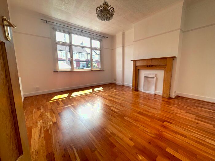 4 Bedroom Terraced House To Rent In Princes Avenue, London, N13