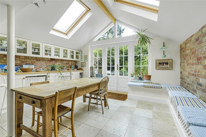 3 Bedroom Terraced House To Rent In Short Let - Charming -bedroom Victorian Family Home, OX4