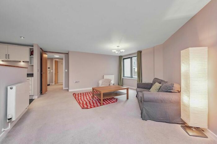 2 Bedroom Flat To Rent In Peckham Rye, London, SE15