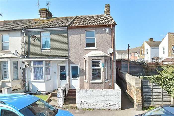 2 Bedroom End Terrace House For Sale In Harold Street, Queenborough, Sheerness, Kent, ME11