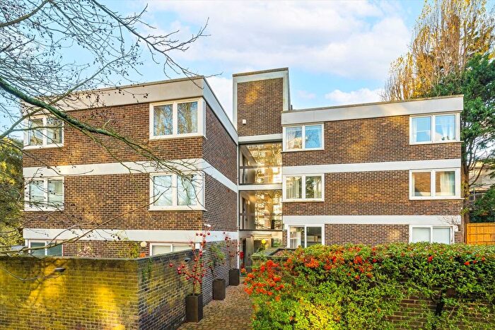 3 Bedroom Flat For Sale In Somerset Road, Wimbledon, SW19