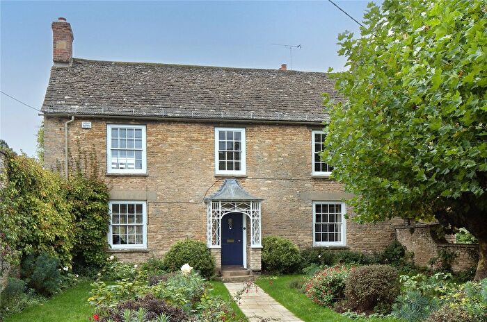5 Bedroom Detached House For Sale In High Street, Bampton, Oxfordshire, OX18