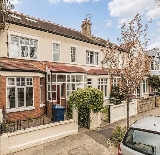 3 Bedroom Terraced House For Sale In Convent Gardens, Ealing, W5