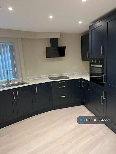 2 Bedroom Flat To Rent In Scott Close, West Bromwich, B71