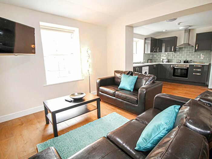 1 Bedroom Apartment To Rent In Apt, Pavilion House #, HG1