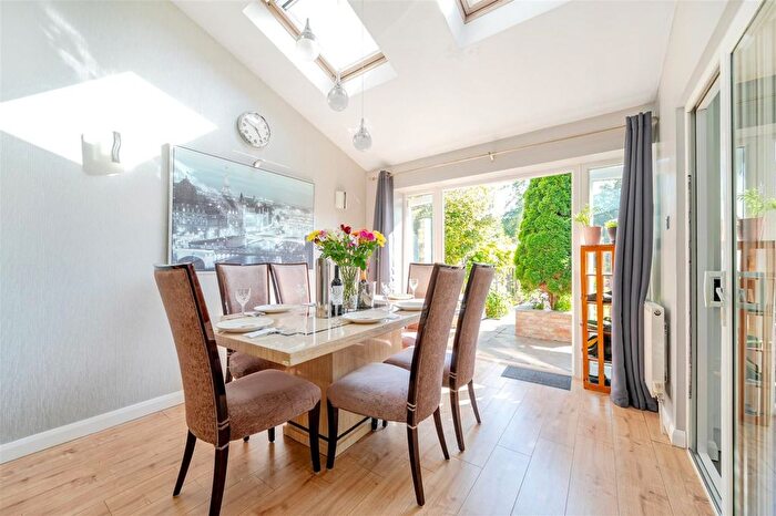 3 Bedroom Semi Detached House For Sale In Baron Grove, Mitcham, CR4