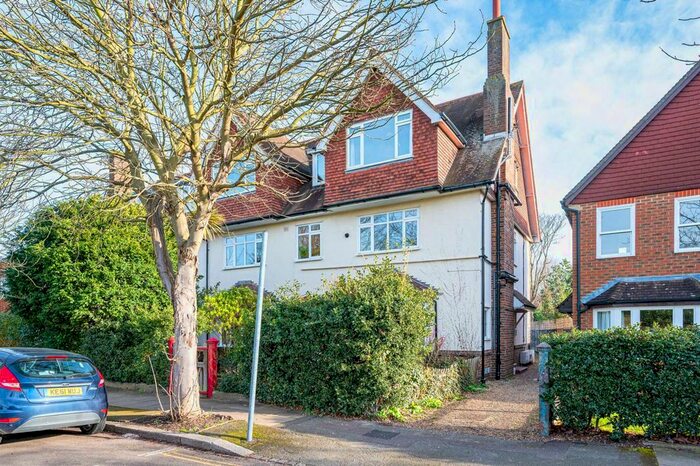 1 Bedroom Flat To Rent In Wilton Grove, Wimbledon, London, SW19