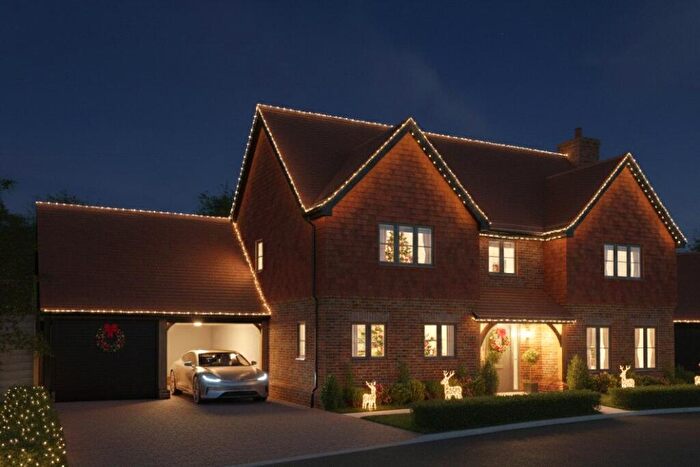 5 Bedroom Detached House For Sale In Shepherds Ridge, Mortimer Common, Reading, Berkshire, RG7