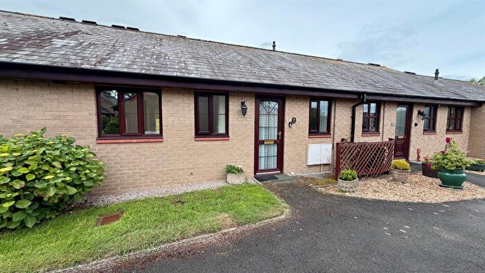 2 Bedroom Bungalow For Sale In Maes Berllan, Llandudno, LL30