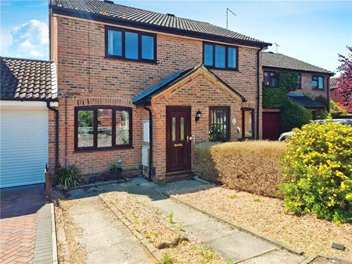 2 Bedroom Property To Rent In Grenadiers Way, Farnborough, GU14