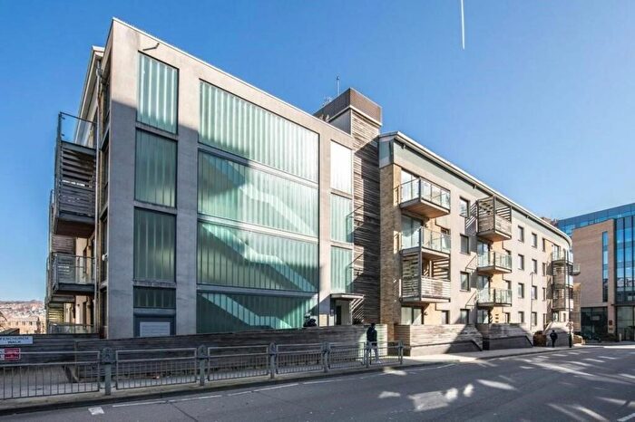 2 Bedroom Flat To Rent In Sharpthorne Court -, P18