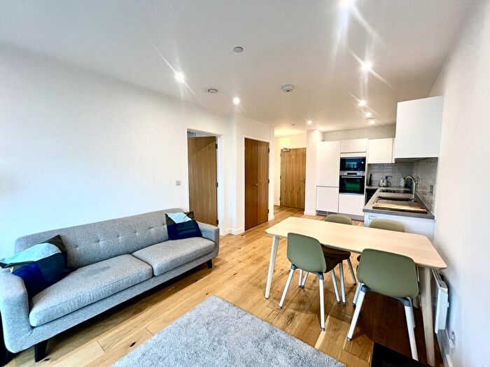 1 Bedroom Apartment To Rent In Axium, Windmill Street, Birmingham, B1