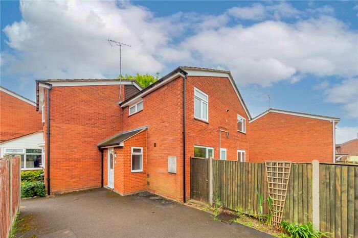 3 Bedroom End Of Terrace House To Rent In Roman Way, Markyate, Hertfordshire, AL3