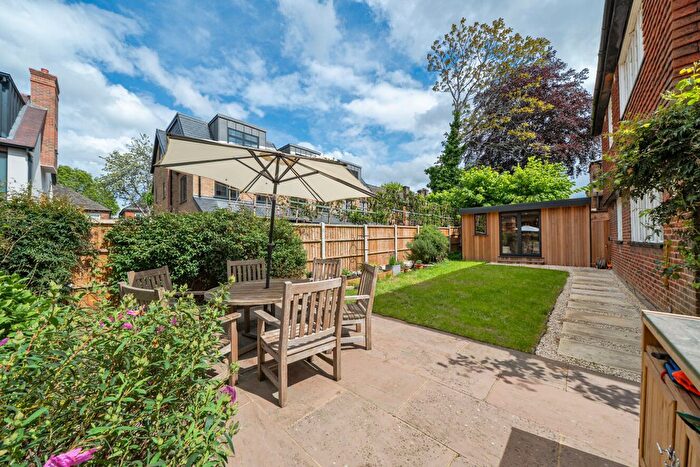 2 Bedroom Flat For Sale In Barcombe Avenue, Streatham Hill, London, SW2