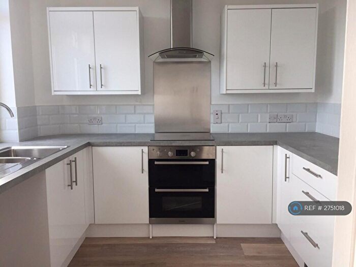 2 Bedroom Flat To Rent In Stockwood, Bristol, BS14