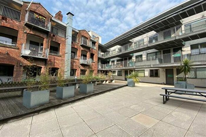 2 Bedroom Apartment To Rent In Crown Street Buildings, Leeds, LS2