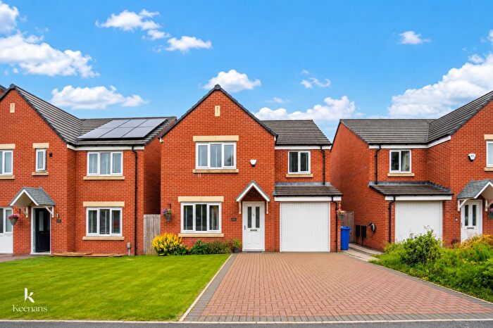 4 Bedroom Semi Detached House For Sale In Thwaites Road, Oswaldtwistle, Accrington, BB5