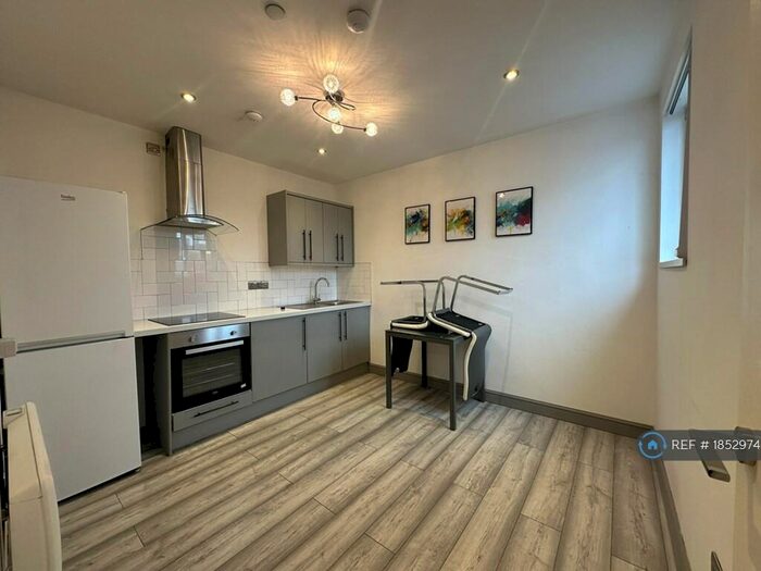 1 Bedroom Flat To Rent In Pomeroy Street, Cardiff, CF10