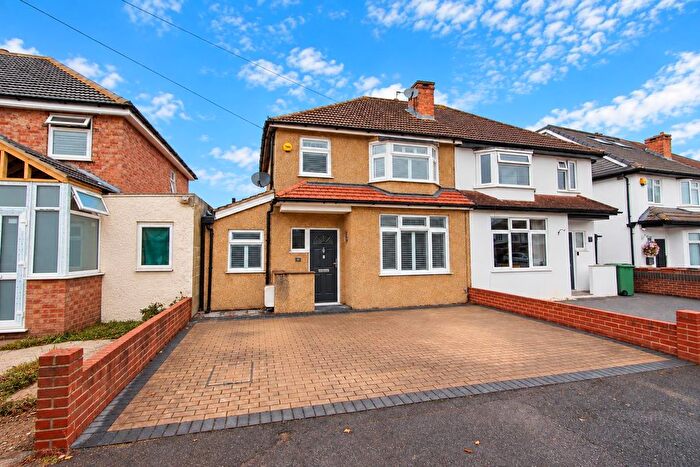 3 Bedroom Semi Detached House For Sale In Curran Avenue, Wallington, SM6