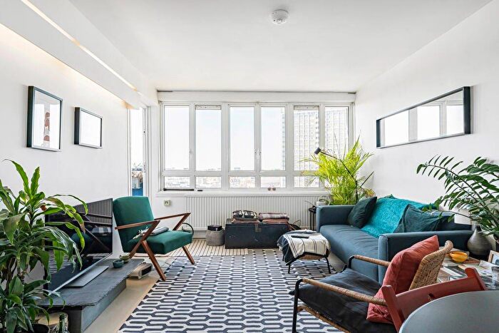 2 Bedroom Flat For Sale In St John Street, Clerkenwell, London, EC1V