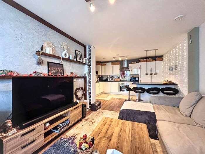2 Bedroom Flat For Sale In The Hyde, Mar House, NW9