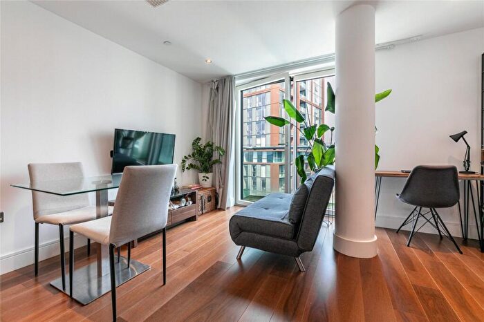 1 Bedroom Apartment For Sale In Talisman Tower, Lincoln Plaza, London, E14