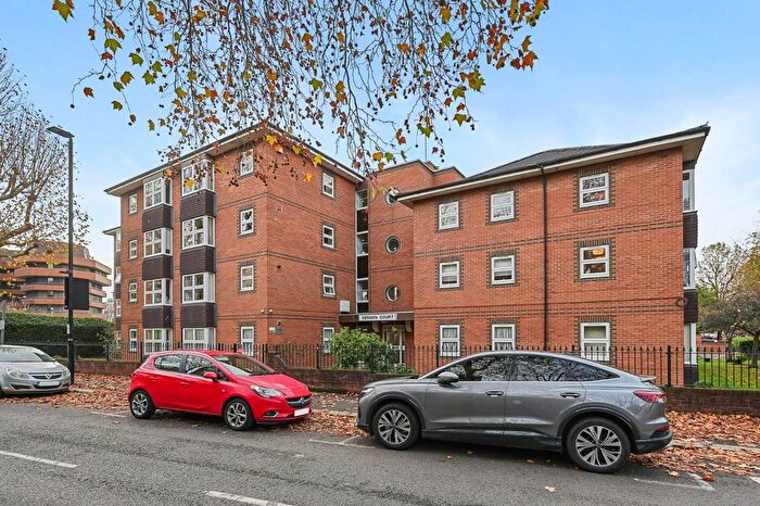 1 Bedroom Flat For Sale In Vernon Court, Gordon Road, W5