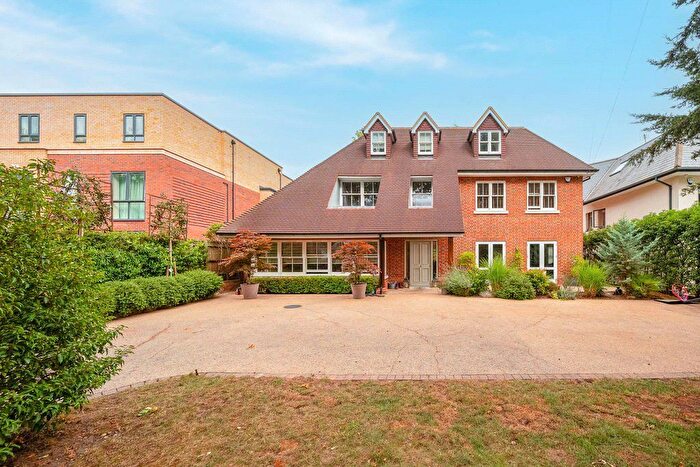 5 Bedroom Detached House For Sale In Green Lane, Watford, Hertfordshire, WD19