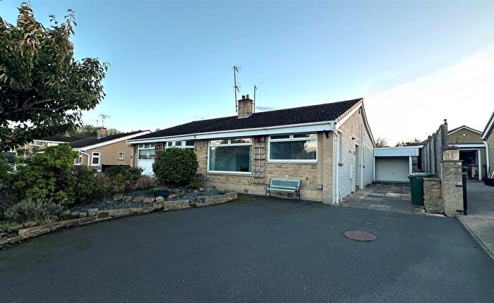 2 Bedroom Semi-Detached Bungalow To Rent In Brackendale Grove, Thackley, Bradford, BD10