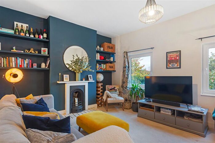2 Bedroom Maisonette To Rent In Underhill Road, East Dulwich, SE22