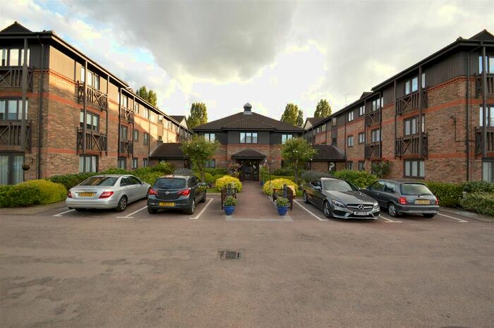 1 Bedroom Flat To Rent In Winningales Court, Vienna Close, Clayhall, IG5