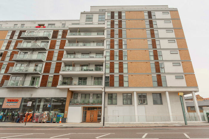 2 Bedroom Flat To Rent In Frances Wharf, Limehouse, E14