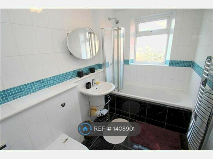 3 Bedroom Terraced House To Rent In Lorne Road, Leicester, LE2