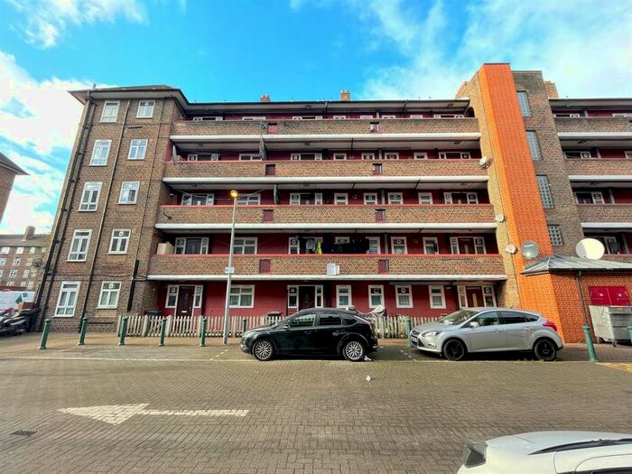 4 Bedroom Flat To Rent In Runnymede House, Homerton Road, London E9