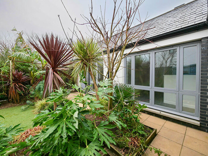 2 Bedroom Detached Bungalow For Sale In Hopton Close, Bude, EX23