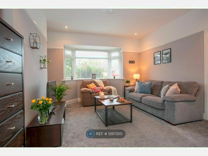 3 Bedroom Semi-Detached House To Rent In Gloucester Road, Bournemouth BH7