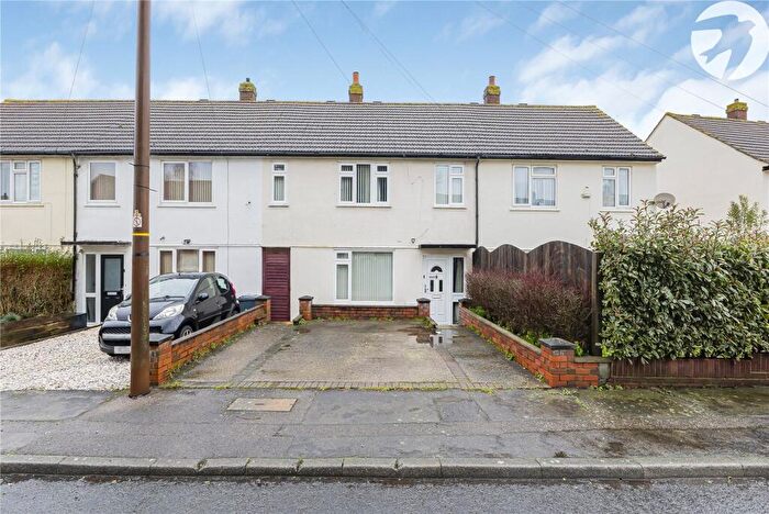 3 Bedroom Terraced House For Sale In Moultain Hill, Swanley, Kent, BR8