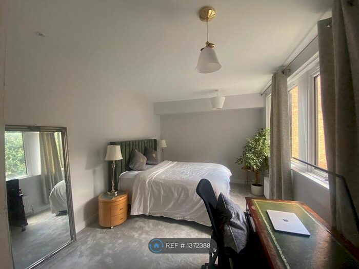 1 Bedroom Flat To Rent In Elm Lodge, London, SW6