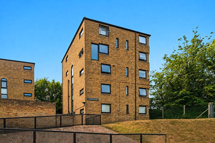 2 Bedroom Apartment For Sale In Princess Mary Avenue, Sovereign Gate, Brompton, Chatham, Kent., ME4