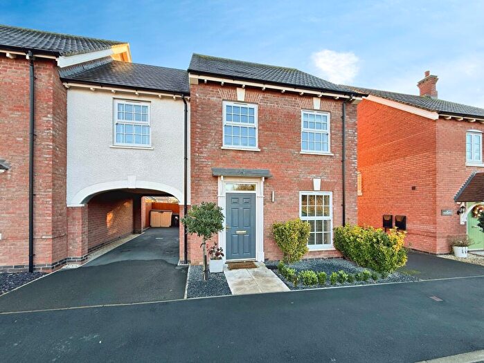 3 Bedroom Semi-Detached House To Rent In Pickering Drive, Blackfordby, DE11