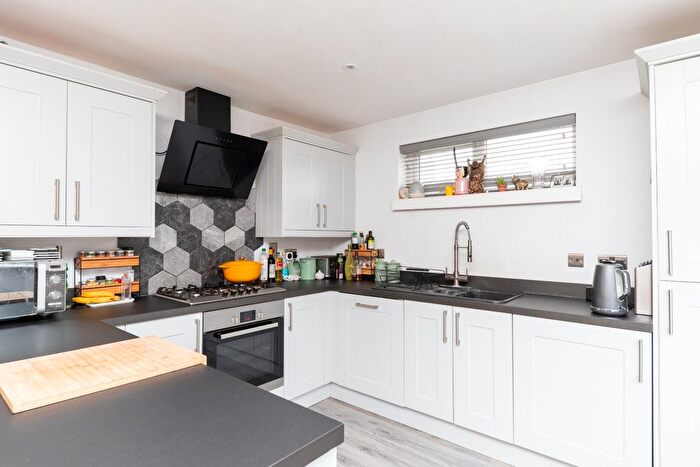 2 Bedroom Detached House For Sale In Cloverfield, Welwyn Garden City, Hertfordshire, AL7