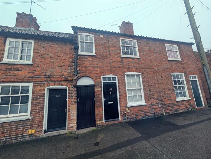 2 Bedroom Terraced House For Sale In Mill Gate, Newark, NG24