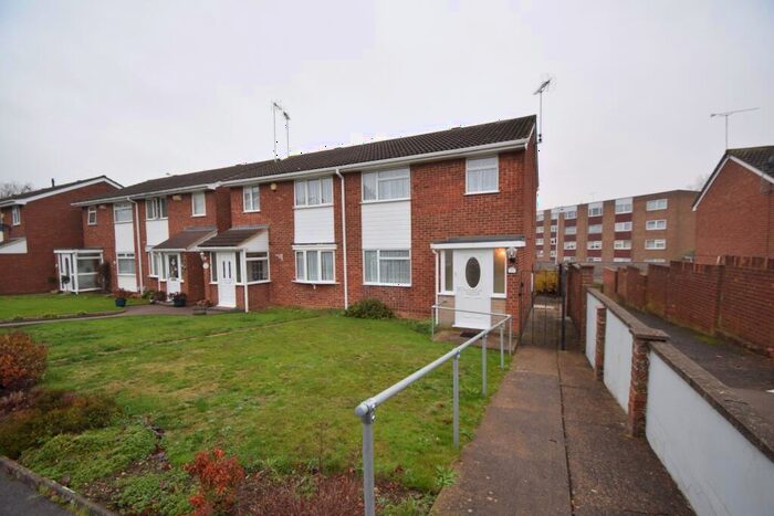 3 Bedroom End Of Terrace House To Rent In Chalfont Way, Luton, Bedfordshire, LU2