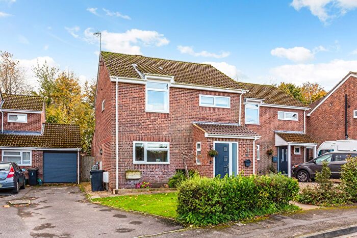 4 Bedroom Detached House For Sale In De Montfort Grove, Hungerford, RG17