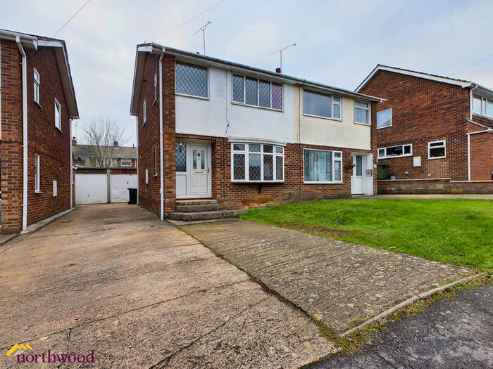 3 Bedroom Semi-Detached House To Rent In Riley Drive, Banbury, OX16