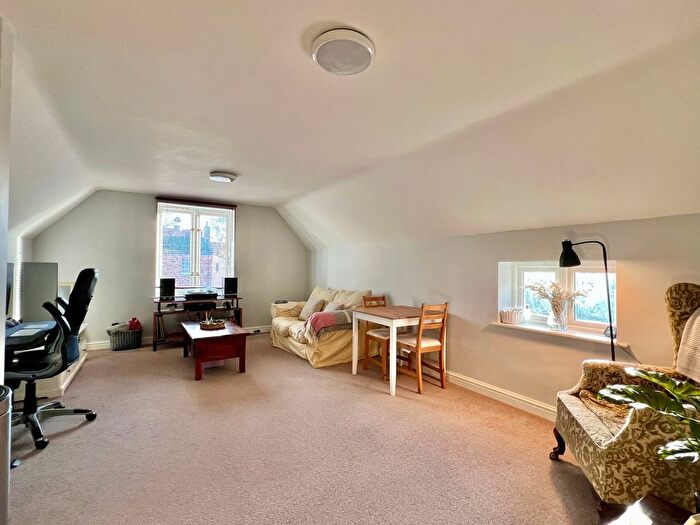 2 Bedroom Flat For Sale In Staplegrove Road, Taunton - No Onward Chain!, TA1
