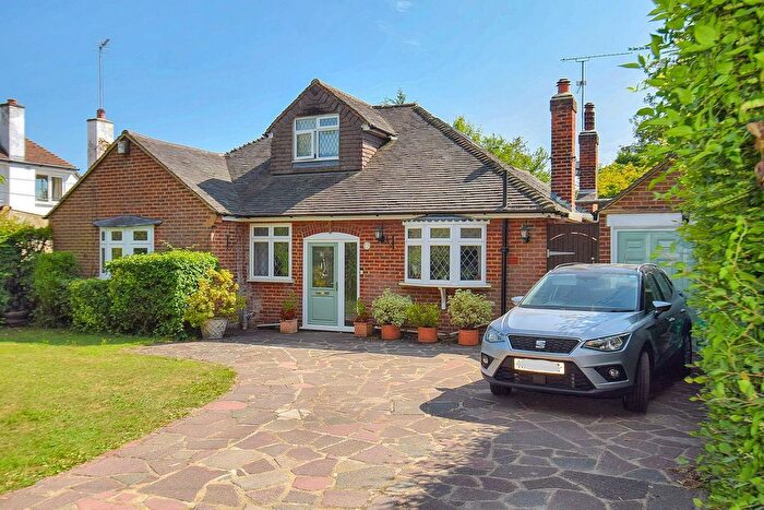 4 Bedroom Chalet For Sale In Pilgrims Way, Kemsing, Sevenoaks, TN15