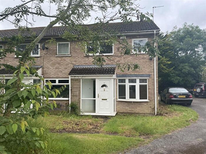 3 Bedroom End Of Terrace House To Rent In Heyford Leys, Rugby, CV22