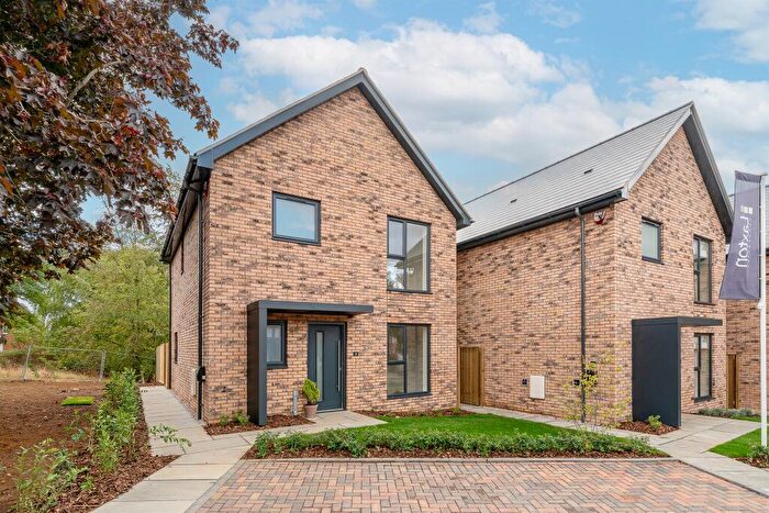 4 Bedroom Detached House For Sale In St. Johns Drive, Stone, Aylesbury, HP17